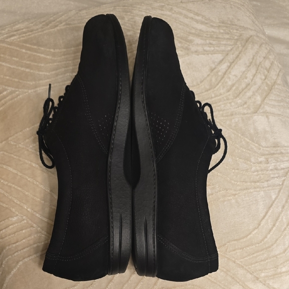 SAS Women's Classic Black Lace-Up Sneakers - Picture 9 of 14